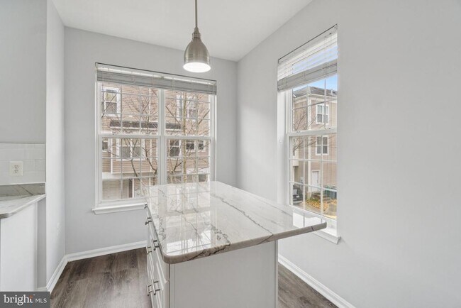 Foto del edificio - 5611 Hartfield Ave