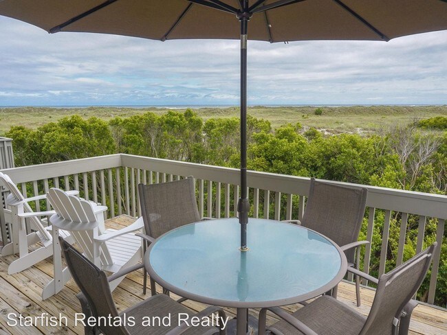 Building Photo - 2 br, 2.5 bath House - 2121 B Ocean Blvd.