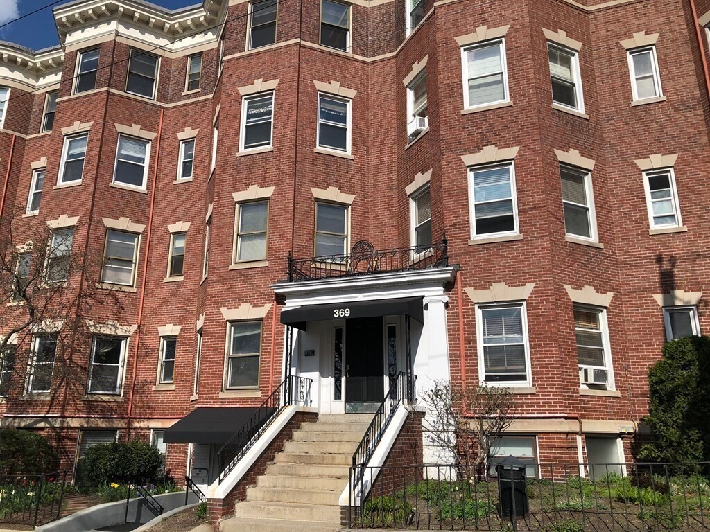 Primary Photo - 369 Tappan St