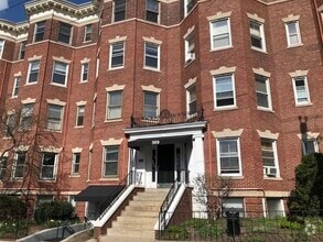 Building Photo - 369 Tappan St