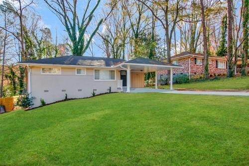 Foto del edificio - 2740 Bonnybrook Dr SW