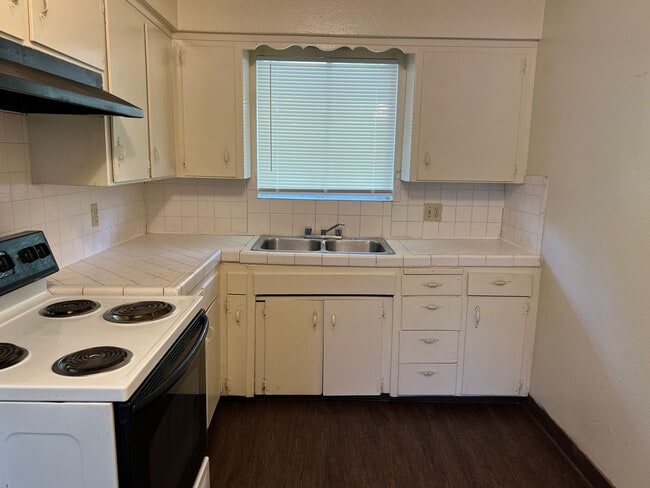 Foto del edificio - 489 S Backer Ave