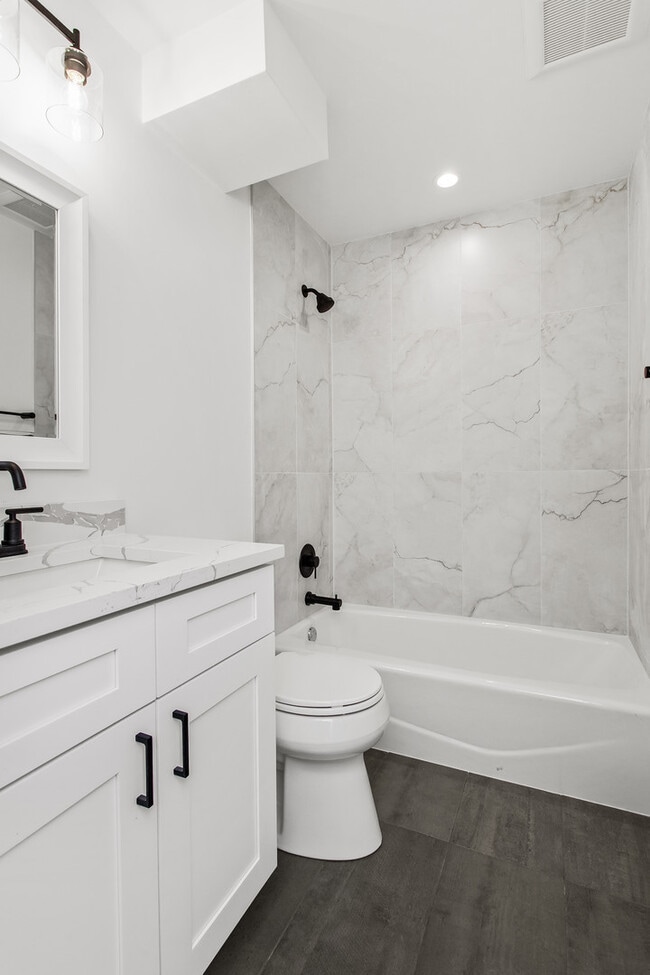 Building Photo - 4252 Central Rd