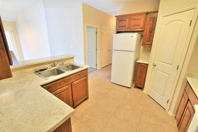 Building Photo - 147 N Meadows Dr