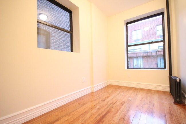 Building Photo - 211 W 80th St