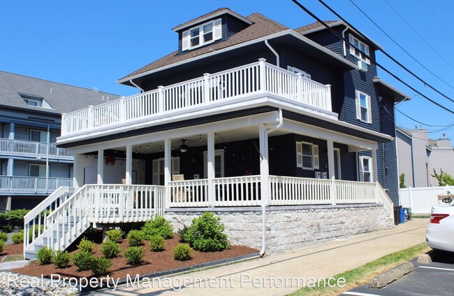 Building Photo - 2 br, 1.5 bath House - 606 Beach Ave. Apt. 2