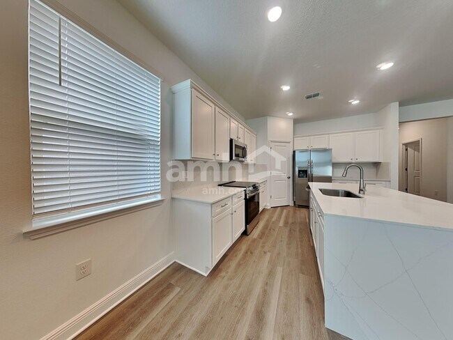 Foto del edificio - 575 Worcester Ct