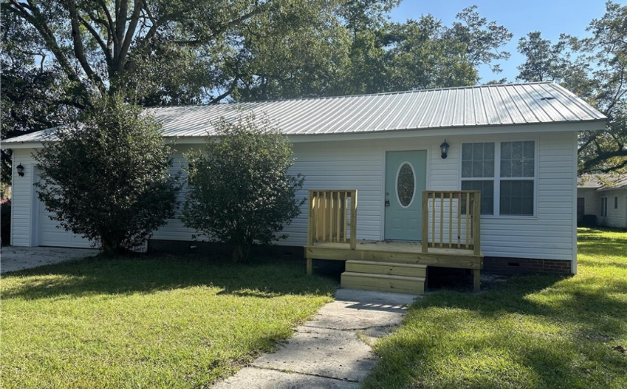 Foto principal - 124 N Main St