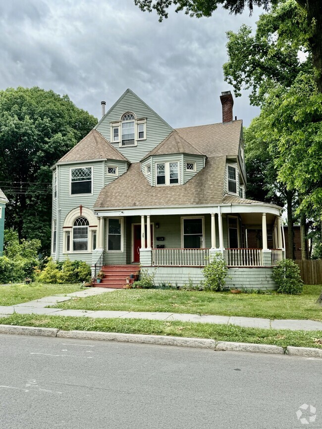 Building Photo - 28 Kenyon St