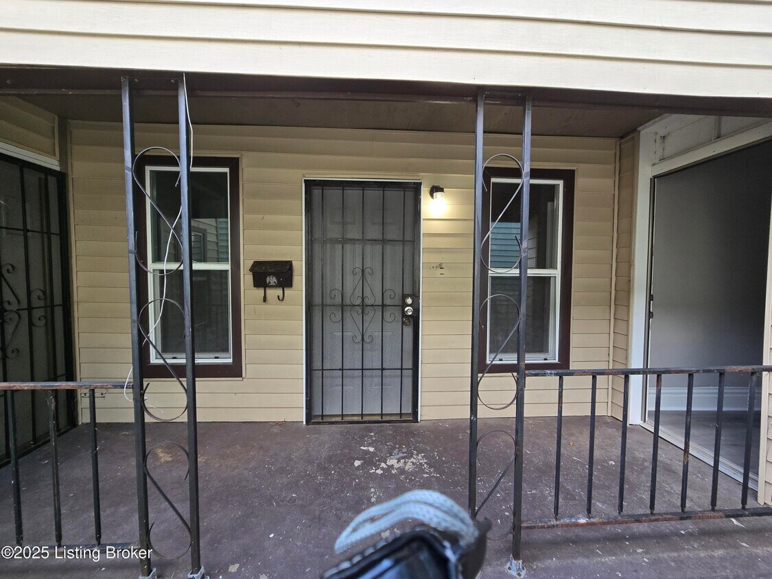 Primary Photo - 1542 Garland Ave