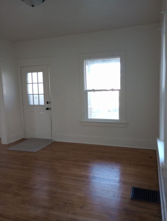 Foto del edificio - "WE SELL HOUSES ON CONTRACT" PRESENTS 1312...