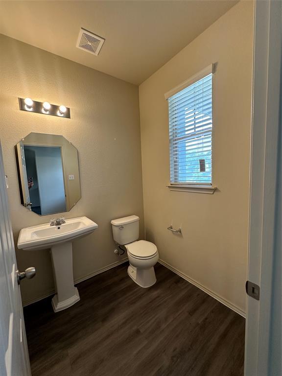 Building Photo - 208 Azurite Dr