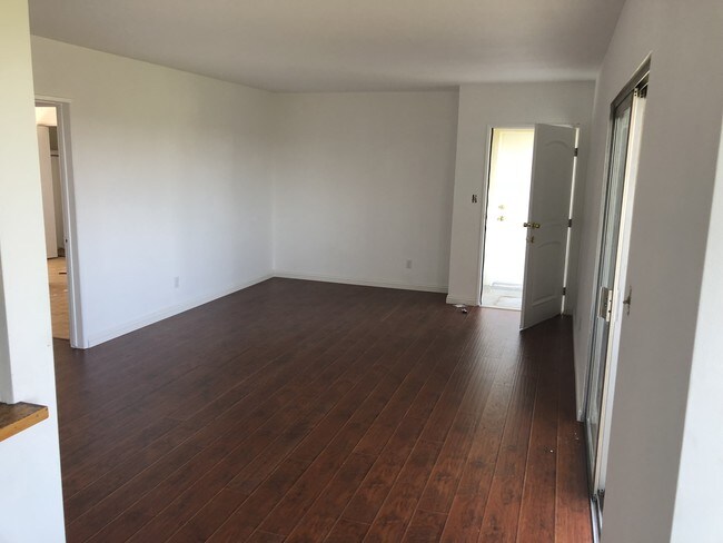Living Room - 3444 Beethoven St