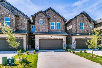 Building Photo - 2418 Ash Ln