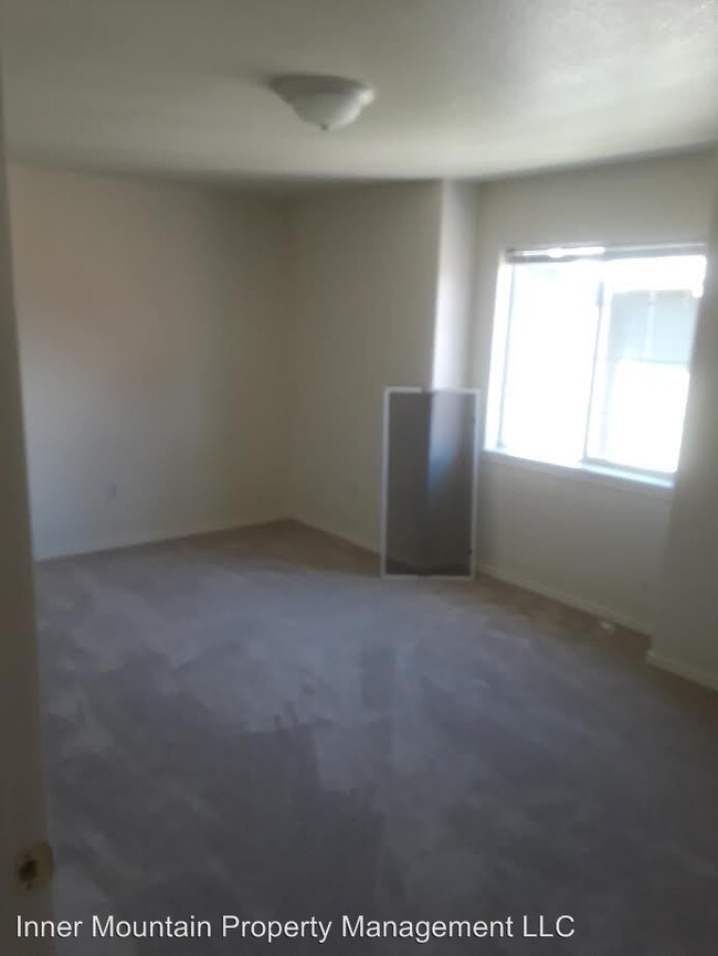 Foto del edificio - 2597 NW Cedar Ave