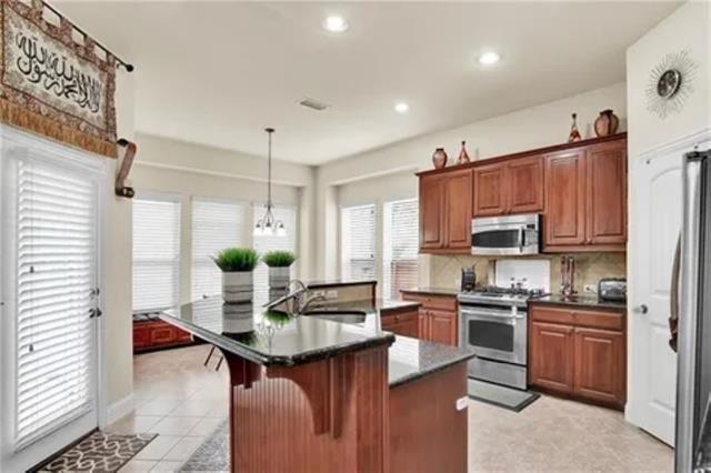 Building Photo - 909 Araf Ave