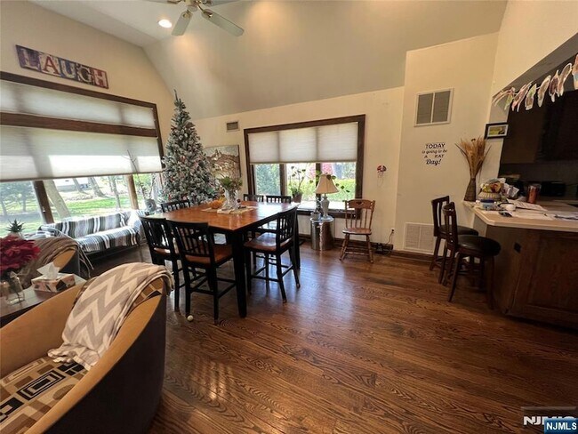 Foto del edificio - 26 Wayne St