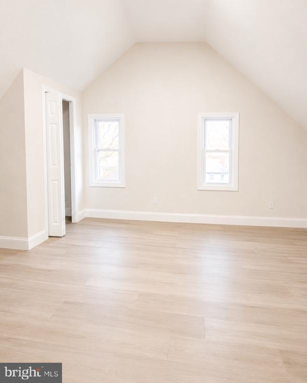 Foto del edificio - 641 Walton Ave