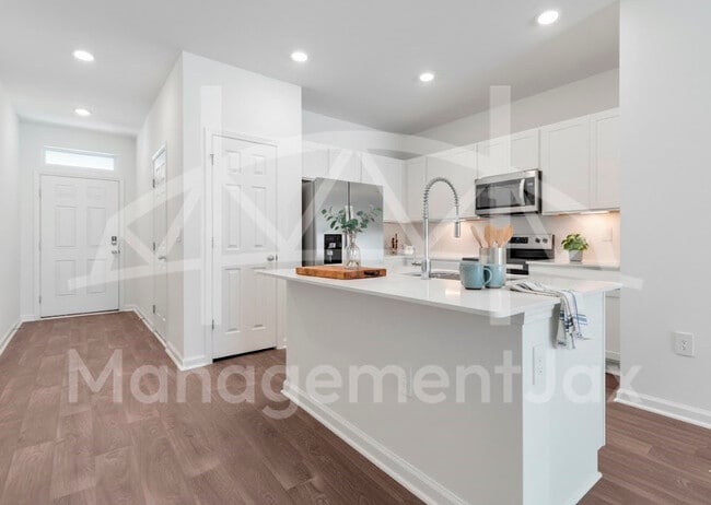 Building Photo - 5473 Tellaro Ln