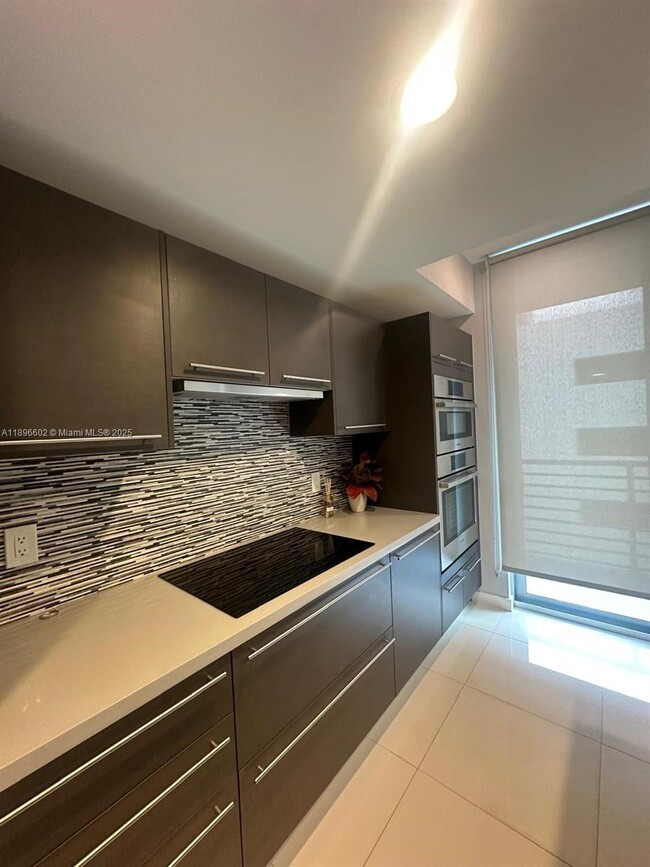 Foto del edificio - 7875 NW 107th Ave