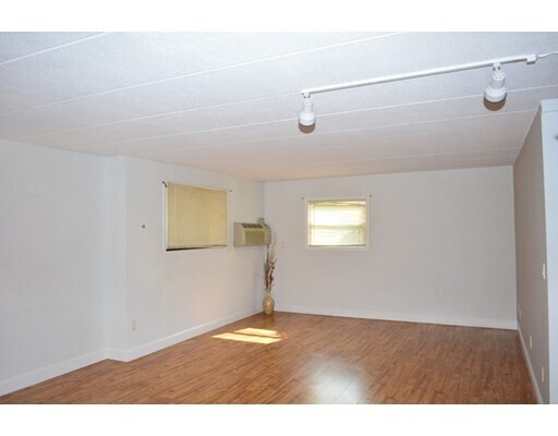 Building Photo - 152 Turner Rd