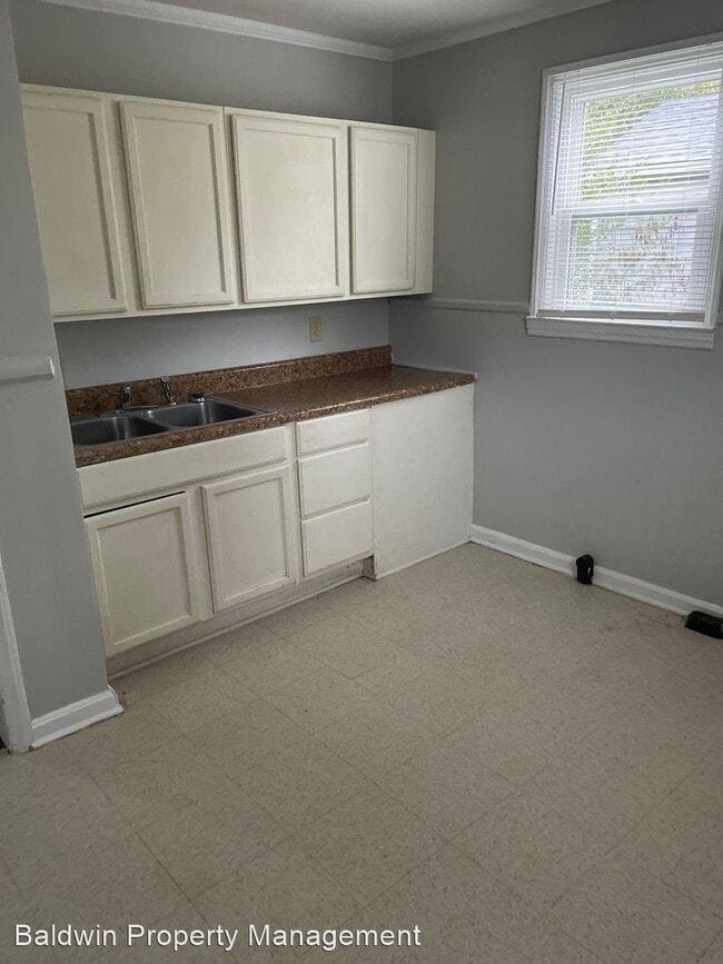 Building Photo - 2 br, 1 bath House - 2104 HOOVER STREET