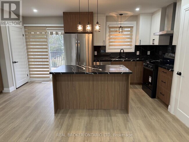 Photo du bâtiment - 294 Burlington Crescent