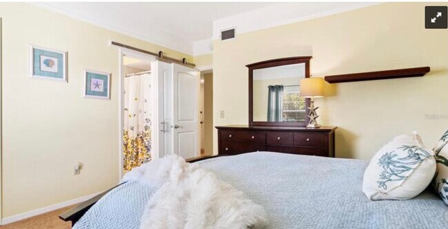Foto del edificio - 5802 Driftwood Pl