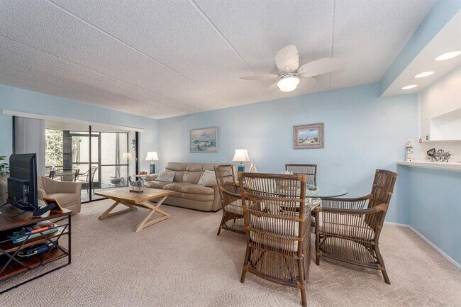 Building Photo - 105 Woodlake Wynde