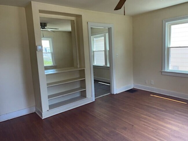 Foto del edificio - Updated Three Bedroom House in West Louisv...