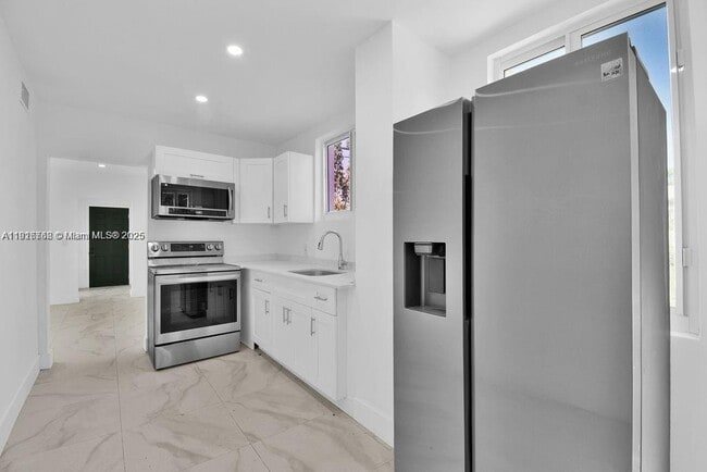 Foto del edificio - 3025 NW 8th Ave