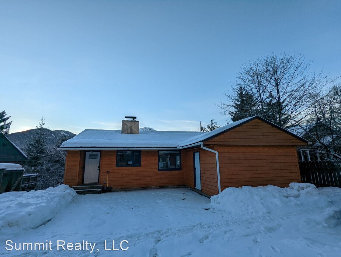 Primary Photo - 3 br, 2 bath House - 205 Behrends Ave.