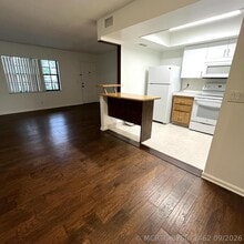 Building Photo - 4205 Oak Terrace Dr