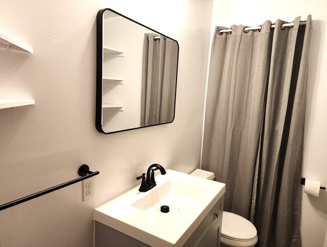 Foto del edificio - 3886 N West River Rd