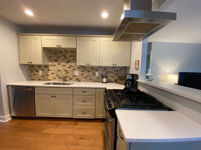 Foto del edificio - Charming 2Bd 1Ba Bungalow in St. Johns ~ U...