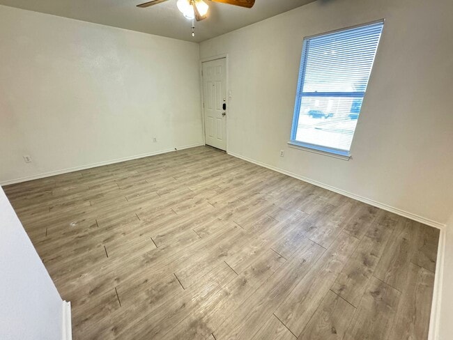 Foto del edificio - 1605 Benttree Dr