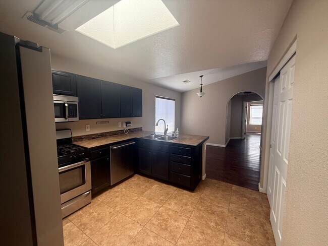 Foto del edificio - 3401 Misty Meadows Dr NE