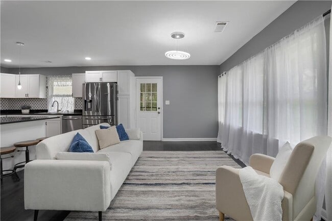 Foto del edificio - 2681 Tilson Rd