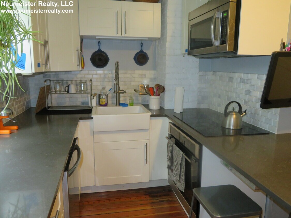 Primary Photo - 81 6th St