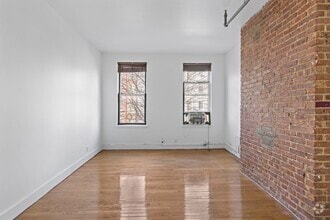 Building Photo - 309 Monroe St