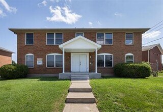 Building Photo - 4904 Saddlebrook Ln