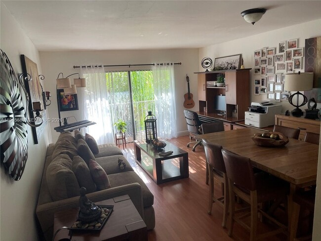 Foto del edificio - 9301 SW 92nd Ave