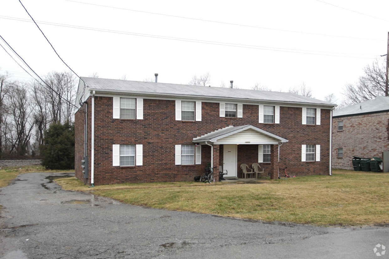 Primary Photo - 10500 Greentree Ln