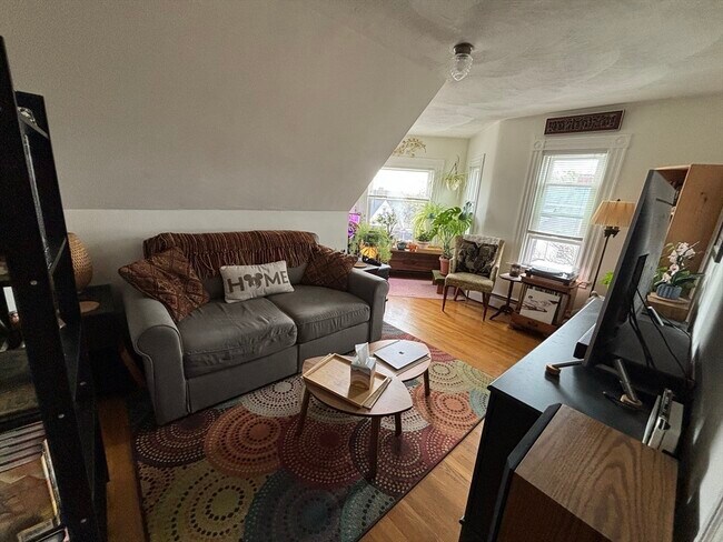 Foto del edificio - 11 Prospect Hill Ave
