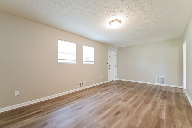 Building Photo - 9184 Homewood Dr