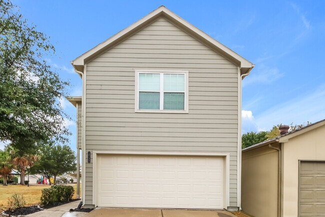 Building Photo - 10122 Berrypatch Ln