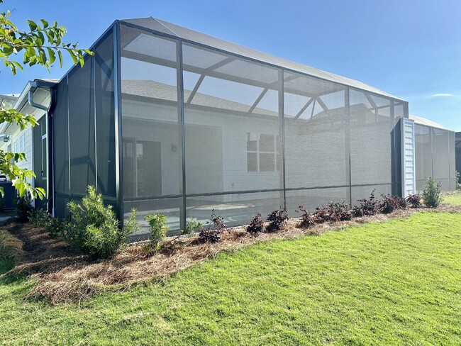 Building Photo - Gorgeous Home with a Private Pool Ready to...