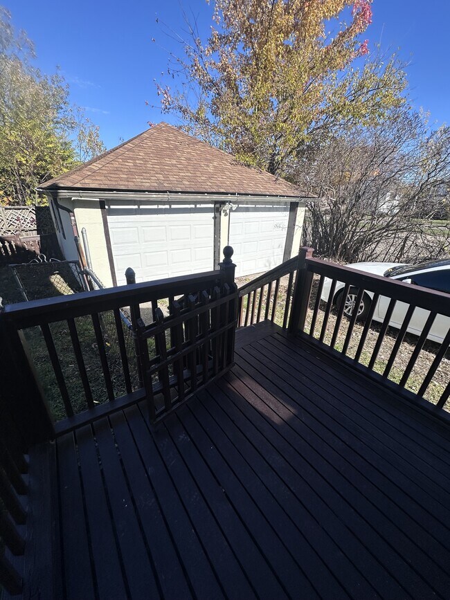 Building Photo - 223 E 27th St