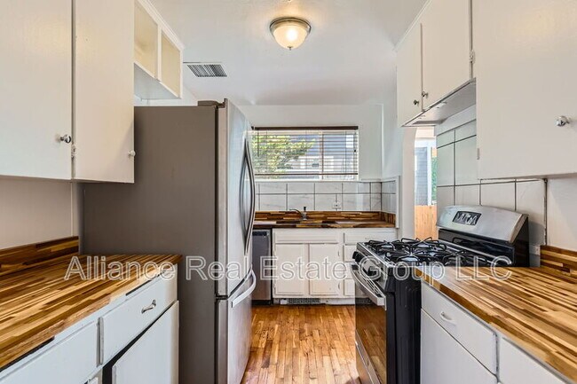 Foto del edificio - 2110 S Sherman St