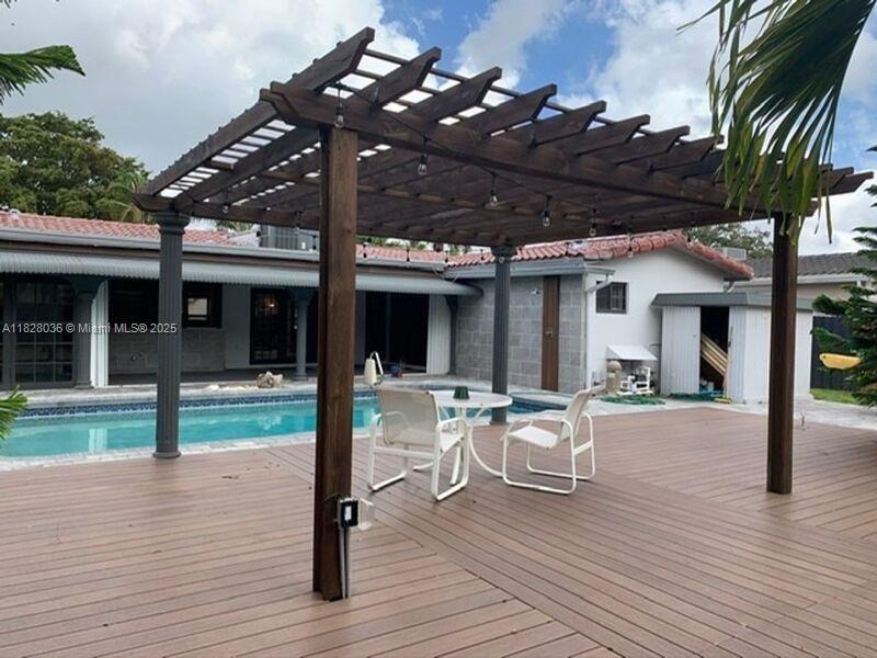 Foto principal - 4718 Roosevelt St